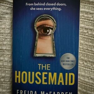 The Housemaid by - Blue Paperback Thriller